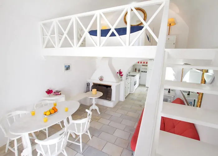 Muses Cycladic 4* Oia