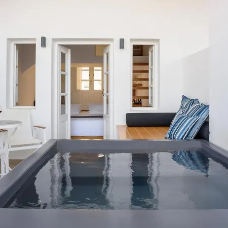 Muses Cycladic Οία