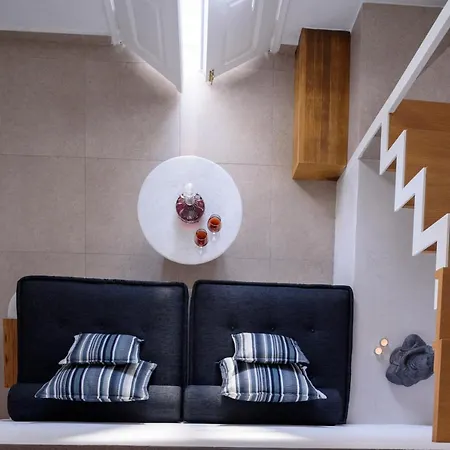 Muses Cycladic Ξενοδοχείο με διαμερίσματα 4*