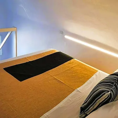 Muses Cycladic 4* أويا