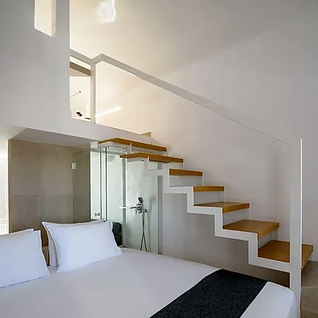Muses Cycladic 4* אויה