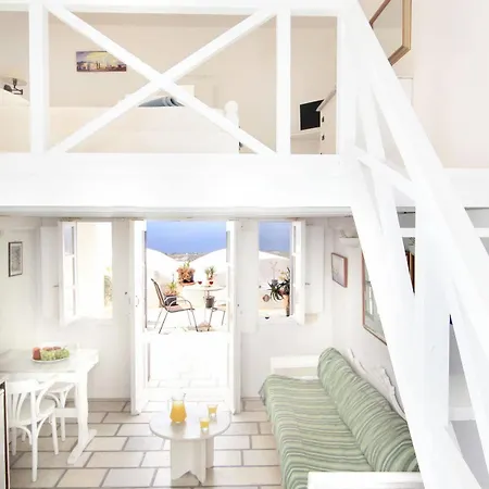 Muses Cycladic 4* Oia