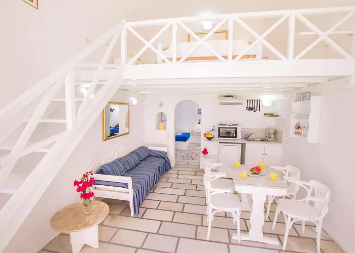 Muses Cycladic 4* Oia (Santorini)